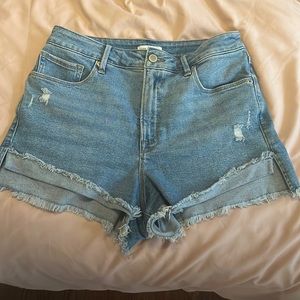 Good American Good Curve shorts size 10/30